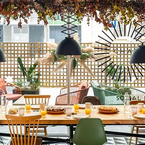 https://ibis-barcelona-plaza-glories-22.catalonia-hotels.com